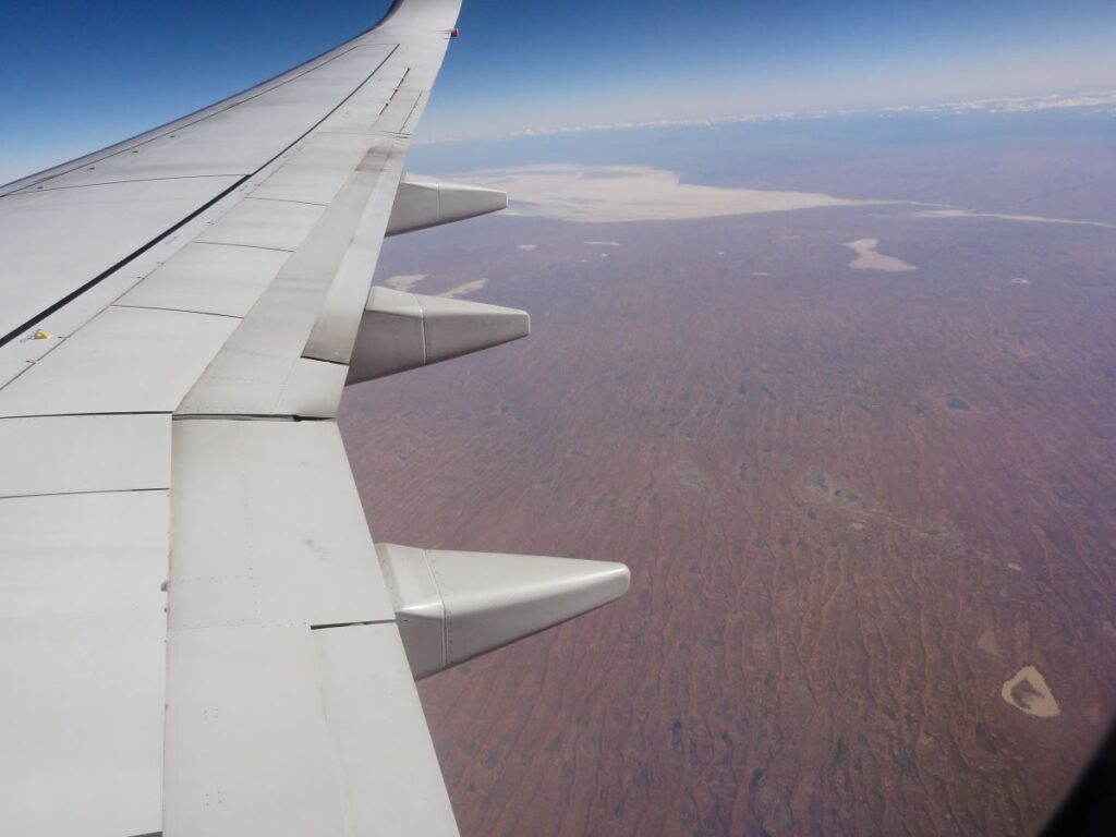 飛行機から砂漠の様子