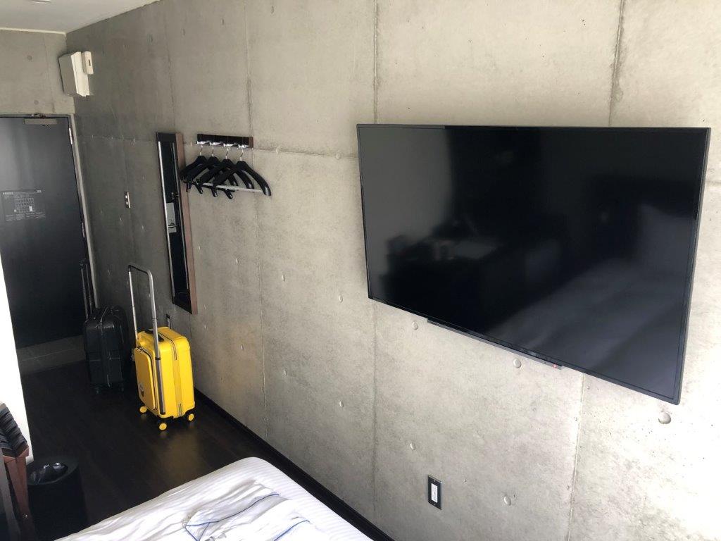 ホテル客室、テレビが大きい！