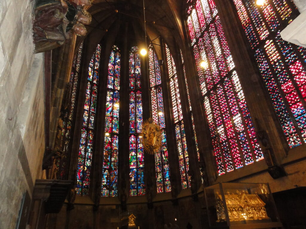 アーヘン大聖堂内部の写真