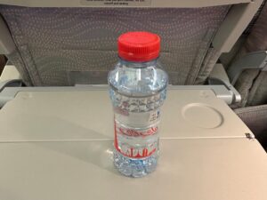 ペットボトルの水