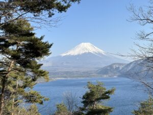 中腹から眺める富士山