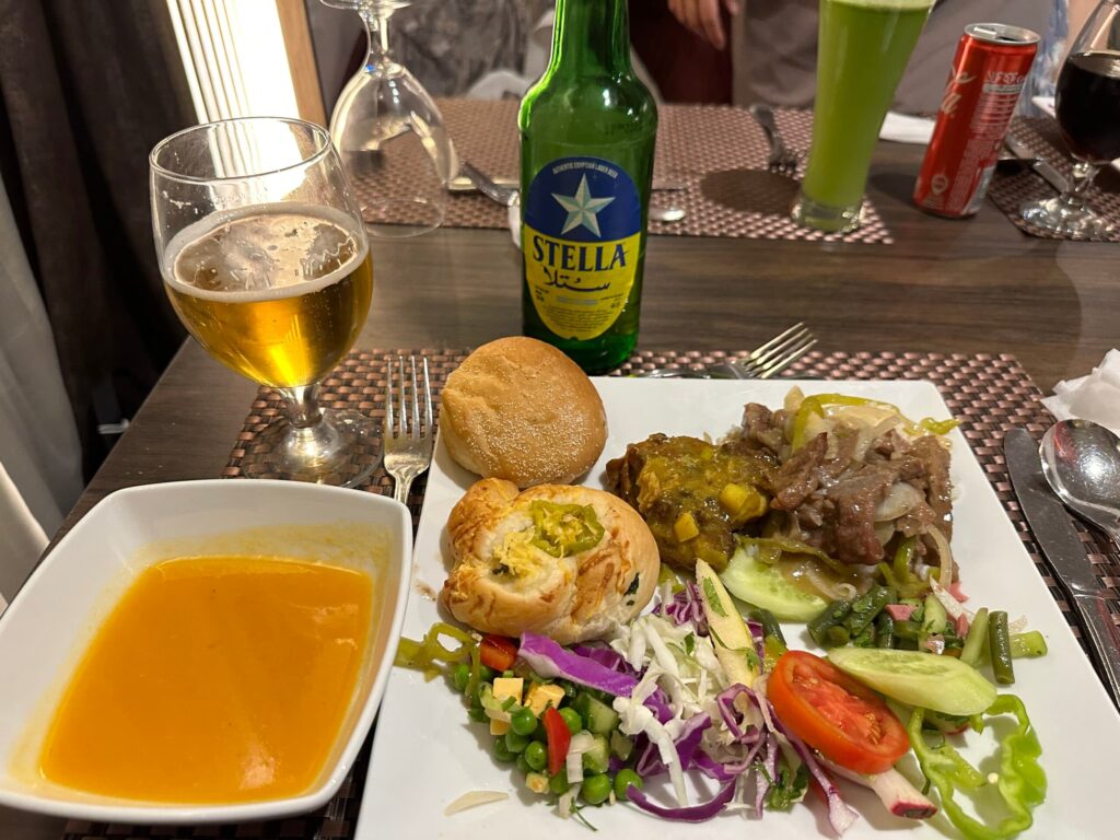 ブッフェの料理