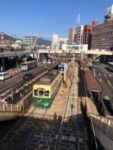 長崎駅前に停車する路面電車